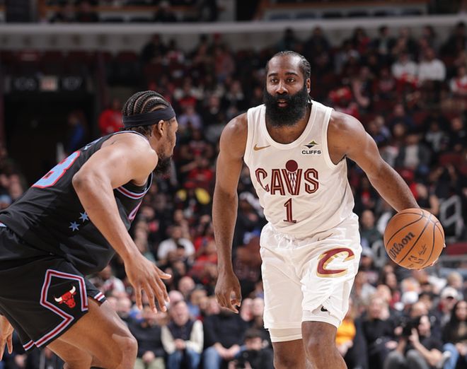 哈登追平库里历史纪录 两人并列NBA历史第一