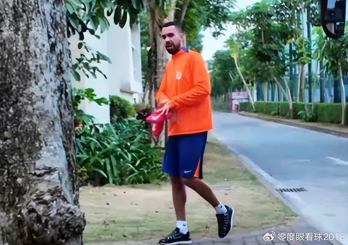 山东泰山三连胜后惨败云南玉昆 韩鹏弃用德尔加