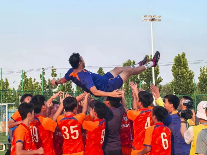 退役国脚汪强深耕基层青训七年呼吁完善教练评