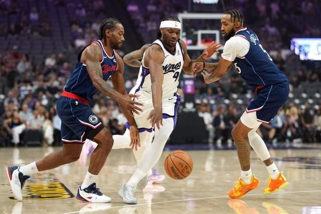 快船三分火力全开掀翻国王终结两连败