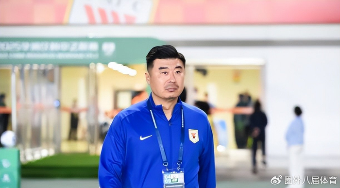 克雷桑绝平上港！泰山队教练组大换血，莫雷诺